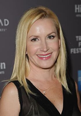 Official profile picture of Angela Kinsey