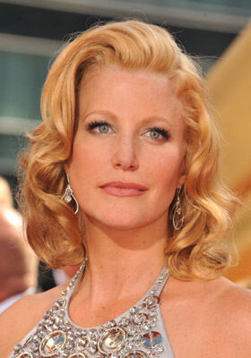 Official profile picture of Anna Gunn