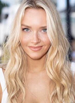 Official profile picture of Camille Kostek