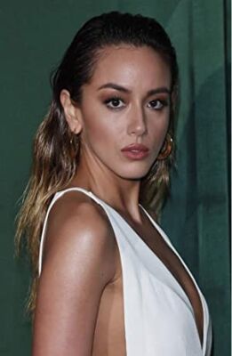 Official profile picture of Chloe Bennet