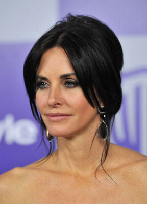 Official profile picture of Courteney Cox