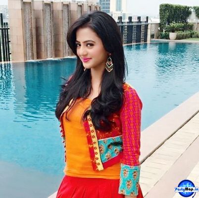 Official profile picture of Helly Shah