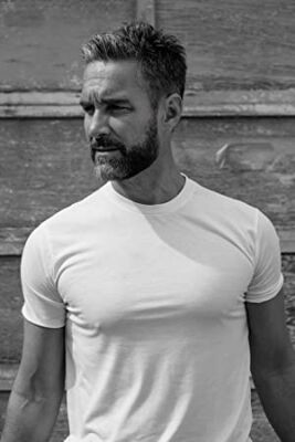 Official profile picture of Jay Harrington