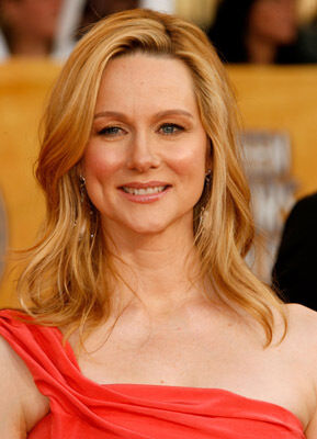 Official profile picture of Laura Linney