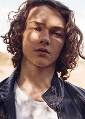 Official profile picture of Levi Miller