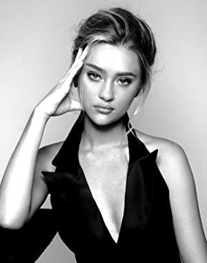 Official profile picture of Lizzy Greene
