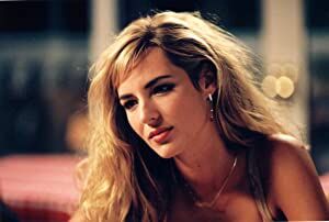 Official profile picture of Louise Bourgoin