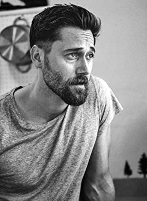 Official profile picture of Ryan Eggold