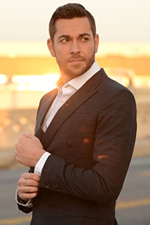 Official profile picture of Zachary Levi