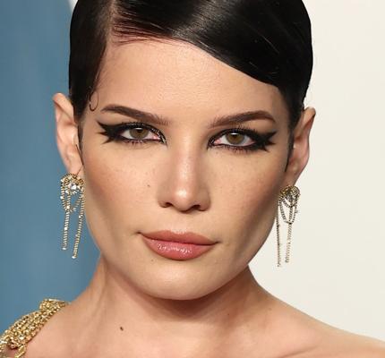 Official profile picture of Halsey